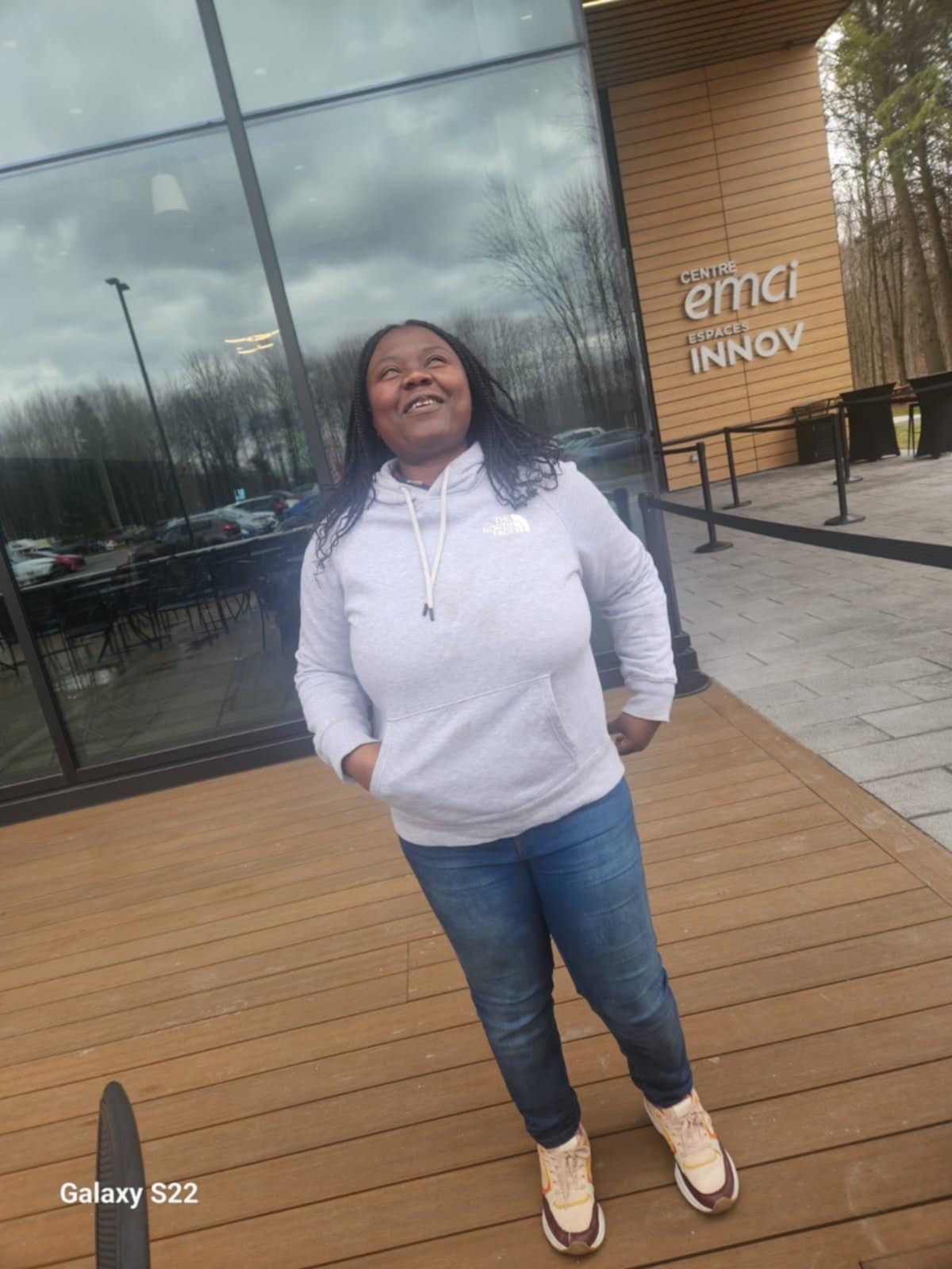 Photo de Patriciane Makouo, agente d'accompagnement